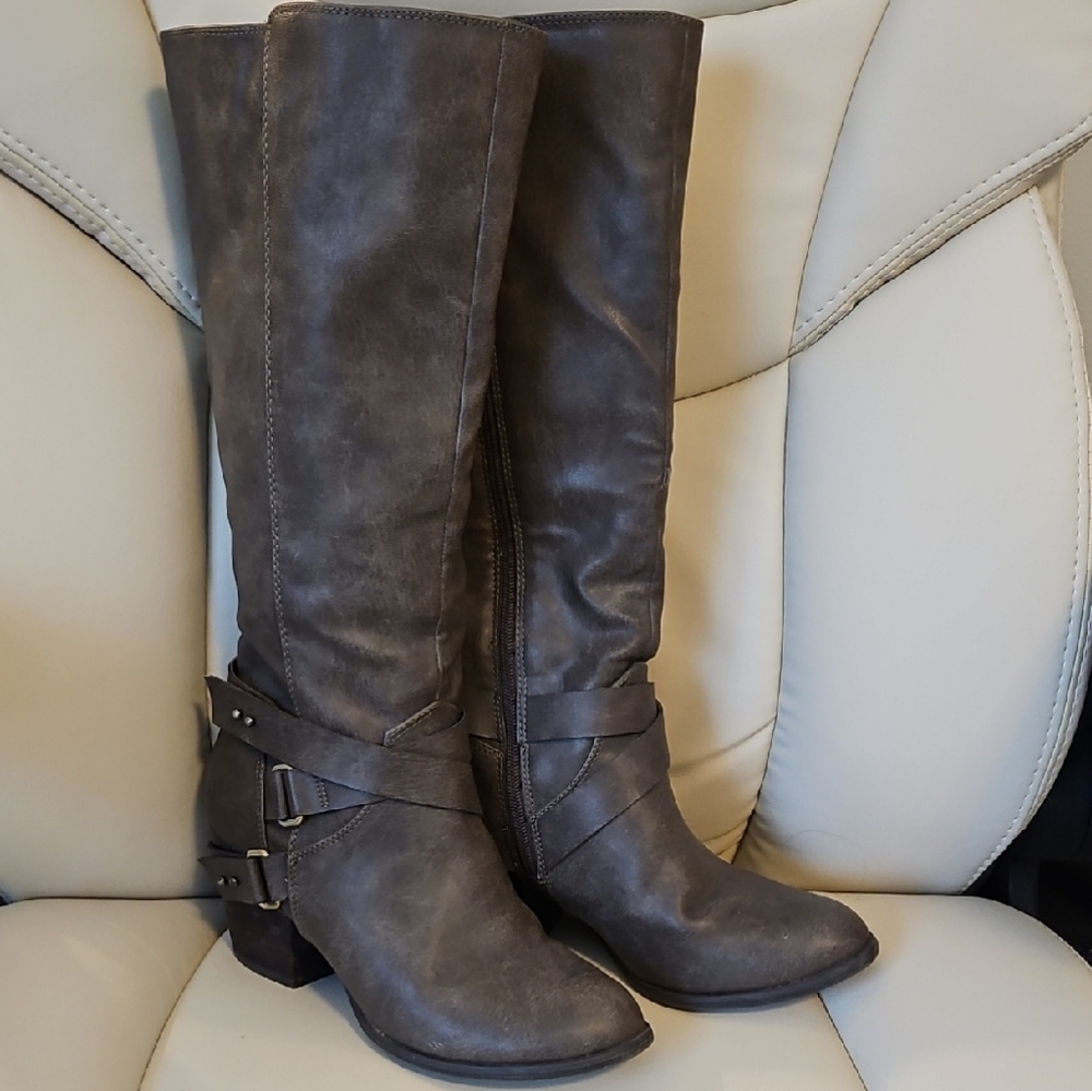 Fergie Women's Heeled Boots - Gray